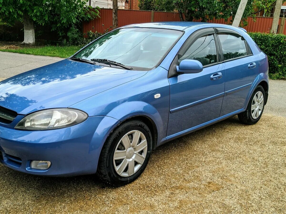 Автомобиль лачетти хэтчбек. Chevrolet Lacetti 2007. Chevrolet Lacetti 2007 хэтчбек. Лачетти хэтчбек 1.6. Шевроле Лачетти 2007 синяя.