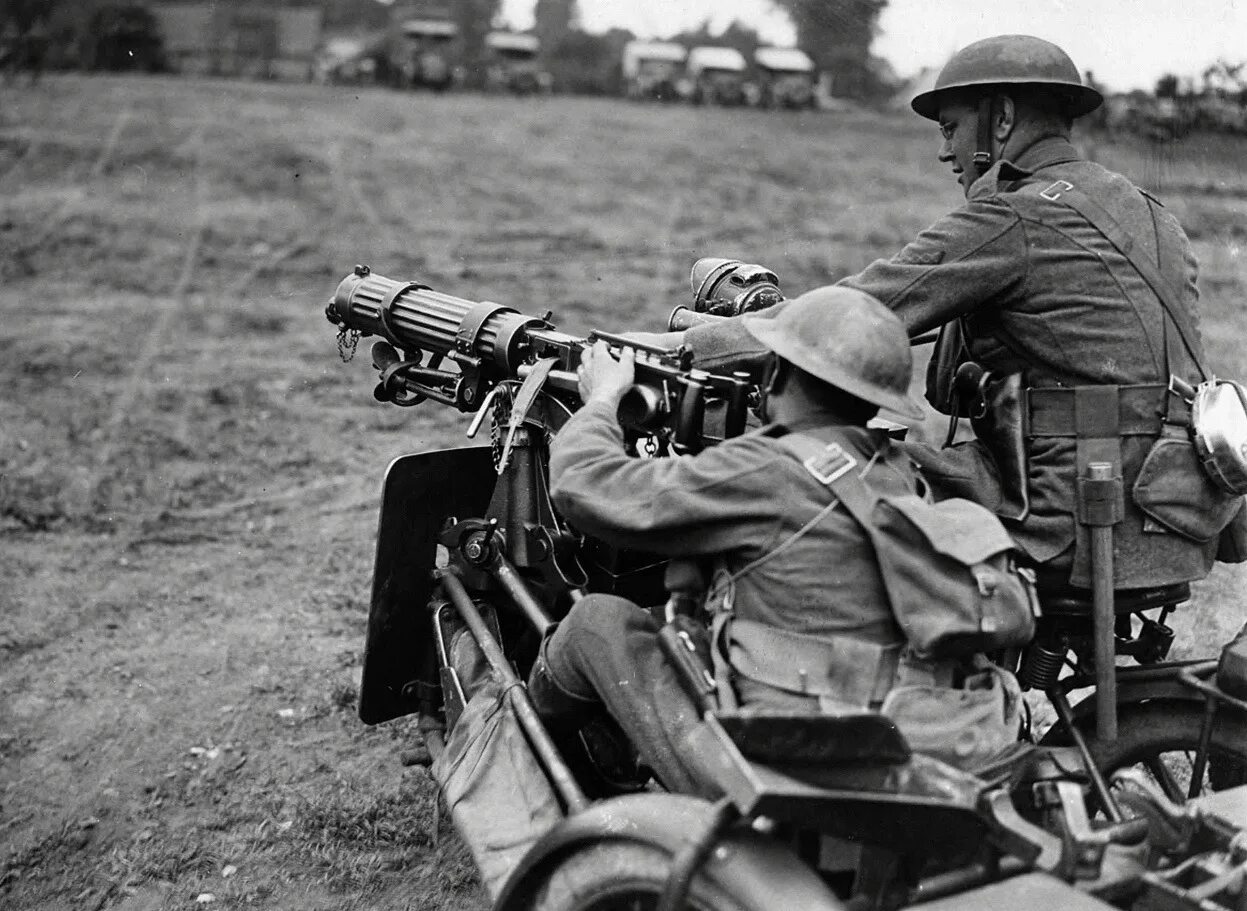 Эпизоды первой мировой войны. Пулемет Виккерс первой мировой. Пулемёт Виккерс 1914 года. Виккерс пулемёт.