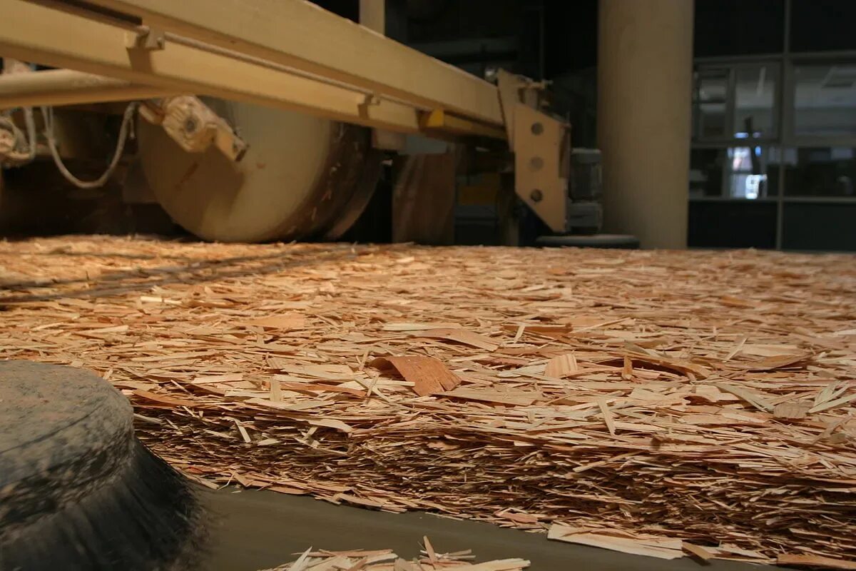 Дерево используют для изготовления. ОСП Glunz. Переработка отходов древесины. Химическая переработка древесины. Сырье для производства ДСП.