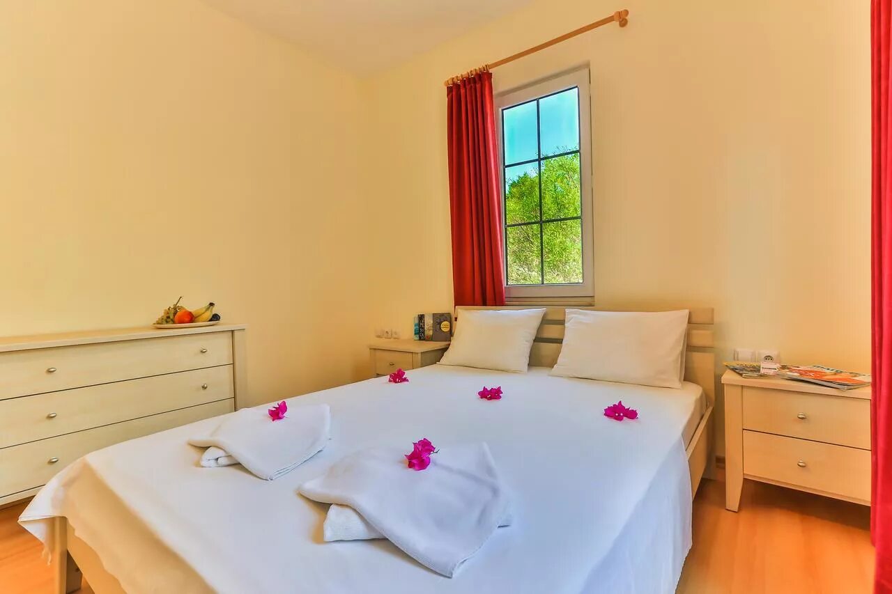 Kalkan beach park hotel. Калкан бич парк пляж. Калкан турция пляжи. Курорт каш турция. Kalkan beach park.