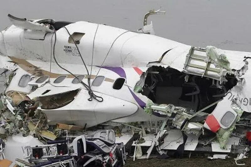 Самая большая авиакатастрофа. Катастрофа ATR 72 В Тайбэе. Самая крупная авиакатастрофа в мире. Какие самые большие авиакрушения.