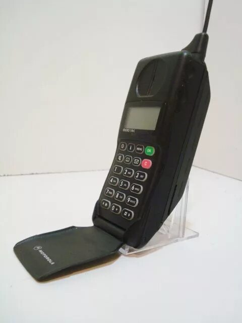 Старый телефон с антенной. Motorola MICROTAC 9800x. Моторола микротак 9800. Motorola 1990. Первый сотовый телефон Моторола 2000.