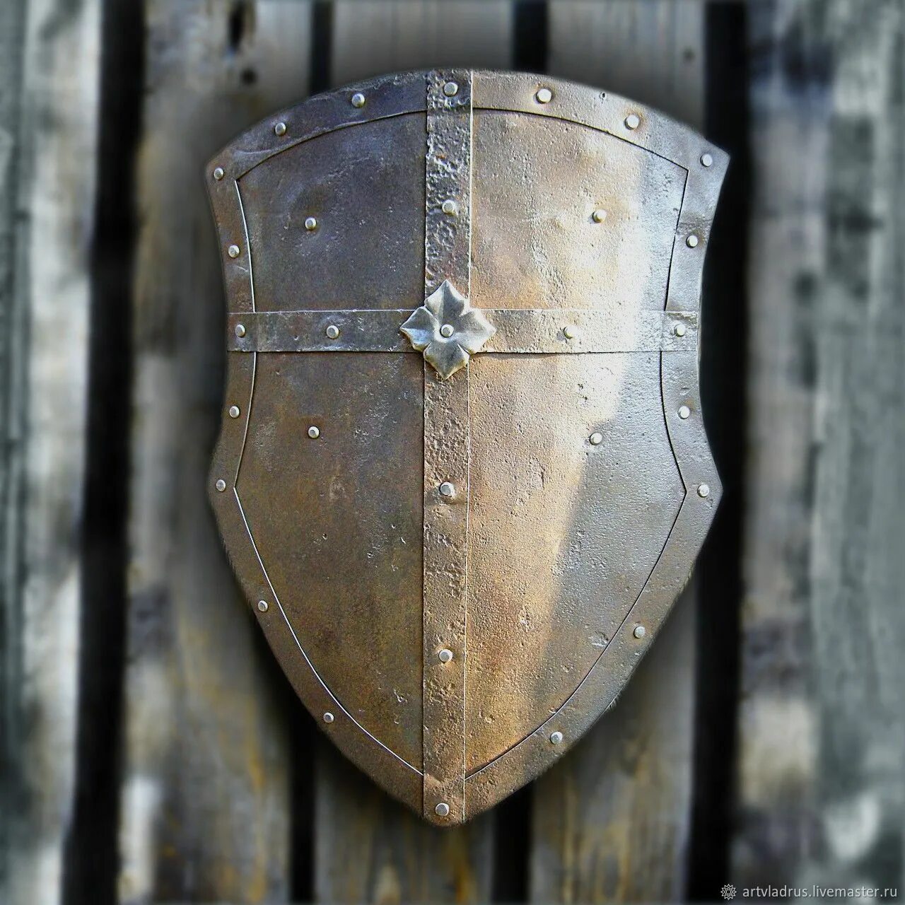 Тарч шотландский щит. Ротелла щит. Щит Криса делатрун. Щит Mannington. Shield цена