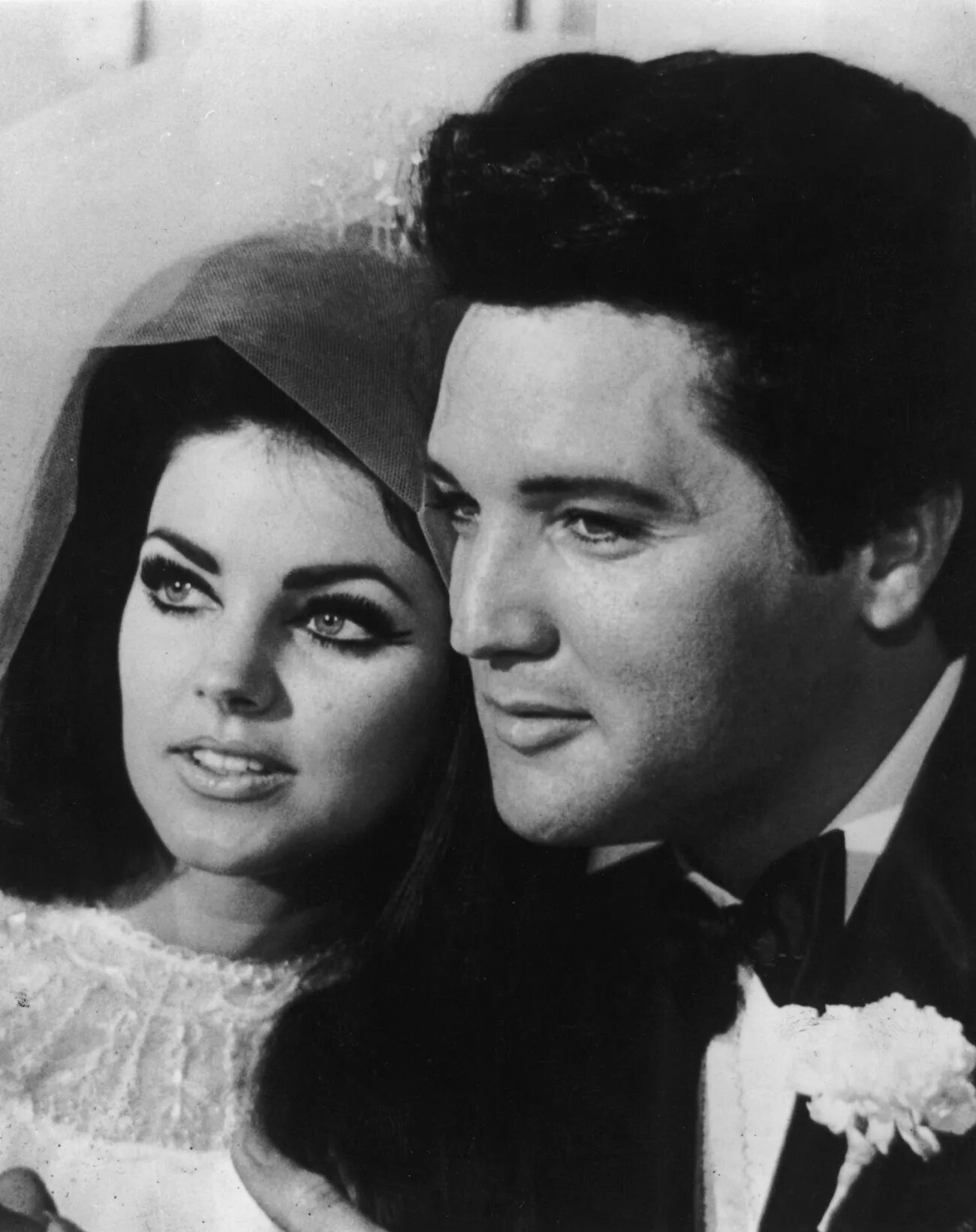 Элвис пресли и присцилла. Элвис пресли с женой присциллой. Присцилла пресли. Элвис и присцилла. Присцилла пресли в молодости с элвисом.