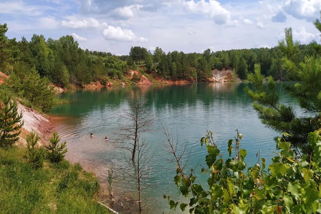 озеро апрелька гурьевский район. голубое озеро кемеровская область апрелька. среднеперсидское озеро кузбасс. красивые места кузбасса для отдыха. горная шория тайга.