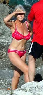 Helen mirren in bikini