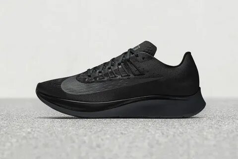 Nike triple black