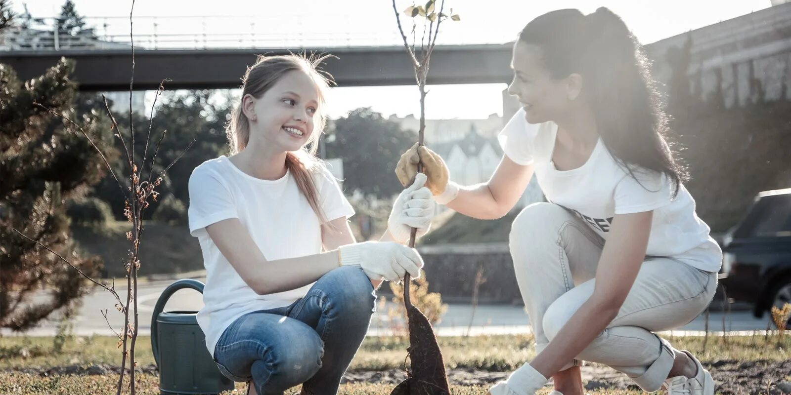 Ребенок убирает пыль. Ребенок с ручкой в руке. Девочки помогайте. Давид дубницкий мальчик. Ребенок писает в торговом центре.