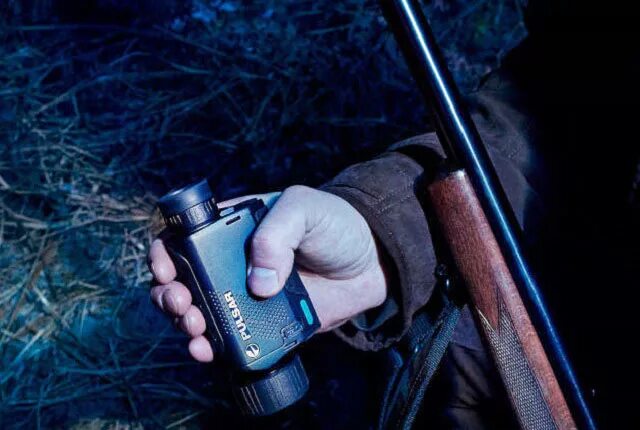 Тепловизор pulsar axion xm30 номер на корпусе. Аккумулятор для тепловизора pulsar axion xm30. Xm030. Сравнительные характеристики тепловизоров. Тепловизор pulsar axion key xm22 линза.