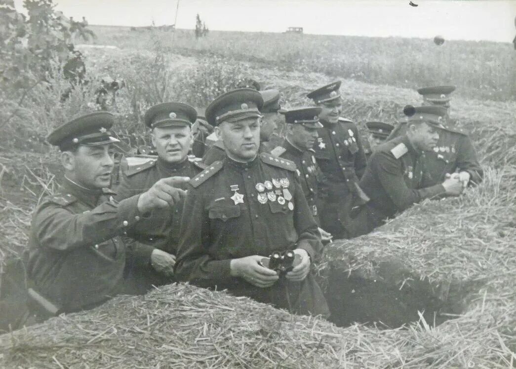 Рокоссовский в годы великой отечественной войны. Рокоссовский 1943. Рокоссовский Маршал на войне.