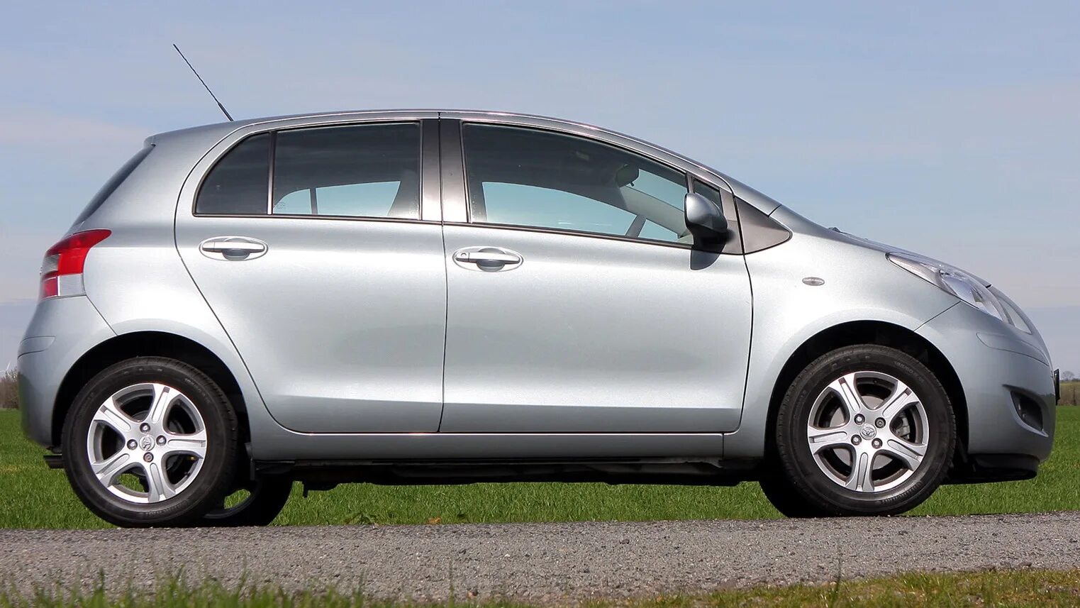 Хэтчбеки yaris