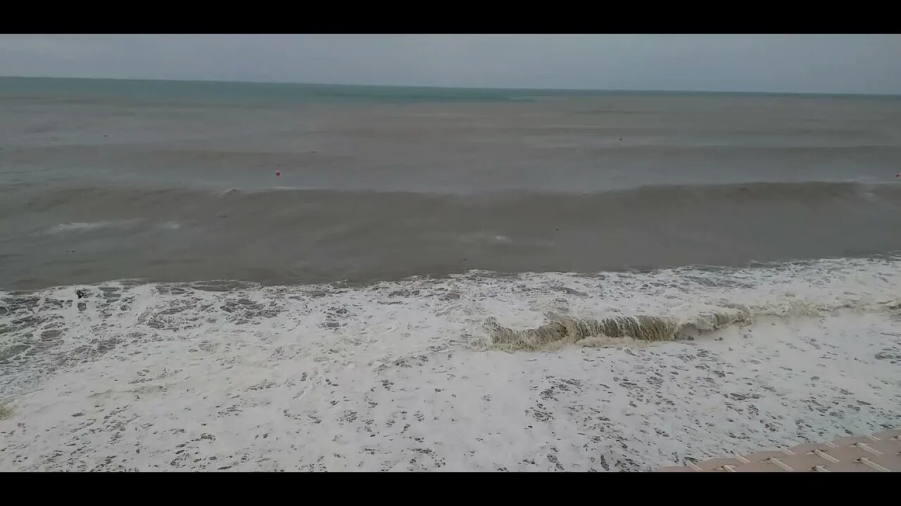 Погода в лоо в апреле. Лоо грязное море. море черное сейчас сочи грязное. теплое ли море в начале июня в сочи. град в лоо.