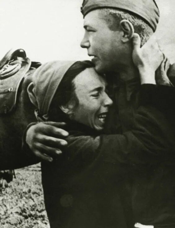 Провожают на войну. Проводили сына на войну. Стихи о войне. Матери великой отечественной войны. Мать солдата.