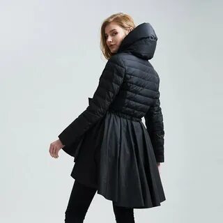 Пуховики женские зимние стильные с капюшоном