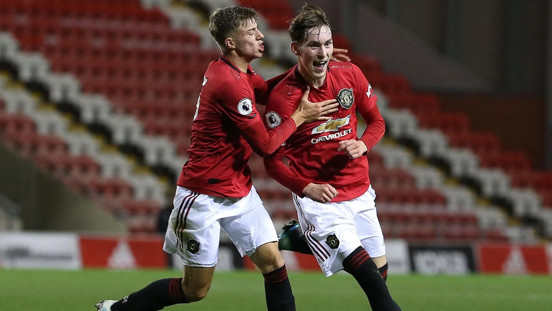 Манчестер юнайтед команда 2021. Игроки манчестер юнайтед. Garnier футболист мю. 433 ливерпуль манчестер юнайтед. Cristiano ronaldo 2022 мю.