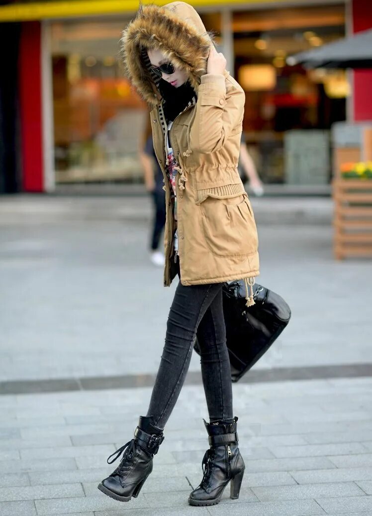 Парка. Какая обувь подходит к куртке. Тимберленды стрит стайл. Зимние образы с челси. Ботинки челси с пуховиком.