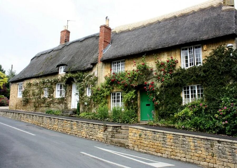 Towns in england. Англия городок Чиппинг-Кэмпден. Глостершир Англия. Котсуолд-Хилс. Котсуолд Англия.