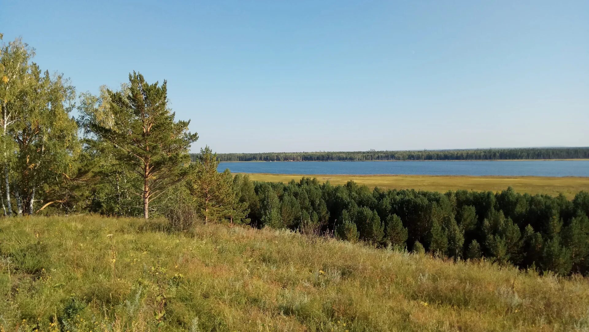 Маслеево озеро красноярский край база. Озеро Улюколь Дзержинский. Улюколь озеро Красноярский край.