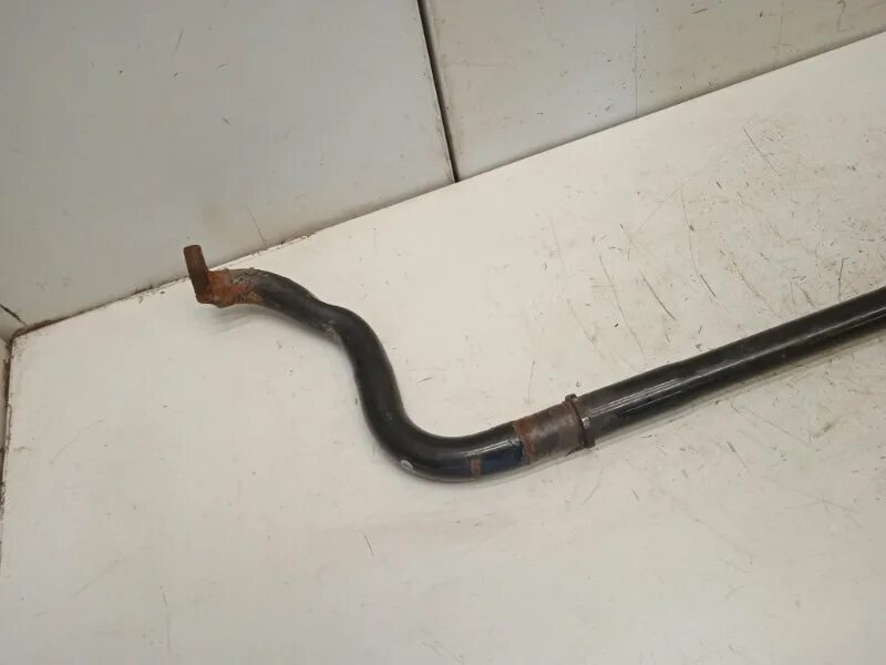 Задний стабилизатор туарег 2008. Touareg 2012 передний стабилизатор. Стабилизатор передний туарег 2008. Стабилизатор поперечной устойчивости wv touareg. Стабилизатор за на туарег 1.