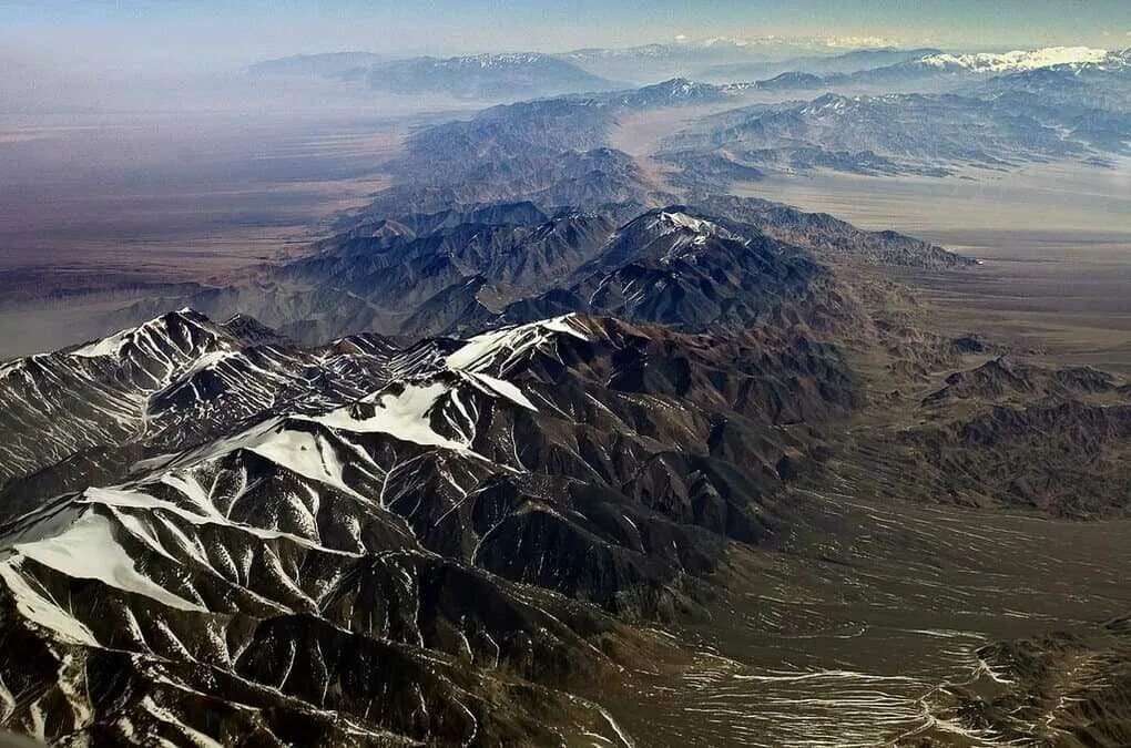 Самая высокая точка – гора мак-кинли (6194 м). Рельеф кордильер. Рельеф канады кордильеры. Кордильеры испания. Каскадные горы кордильеры.