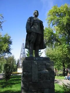 Памятники кирова годы
