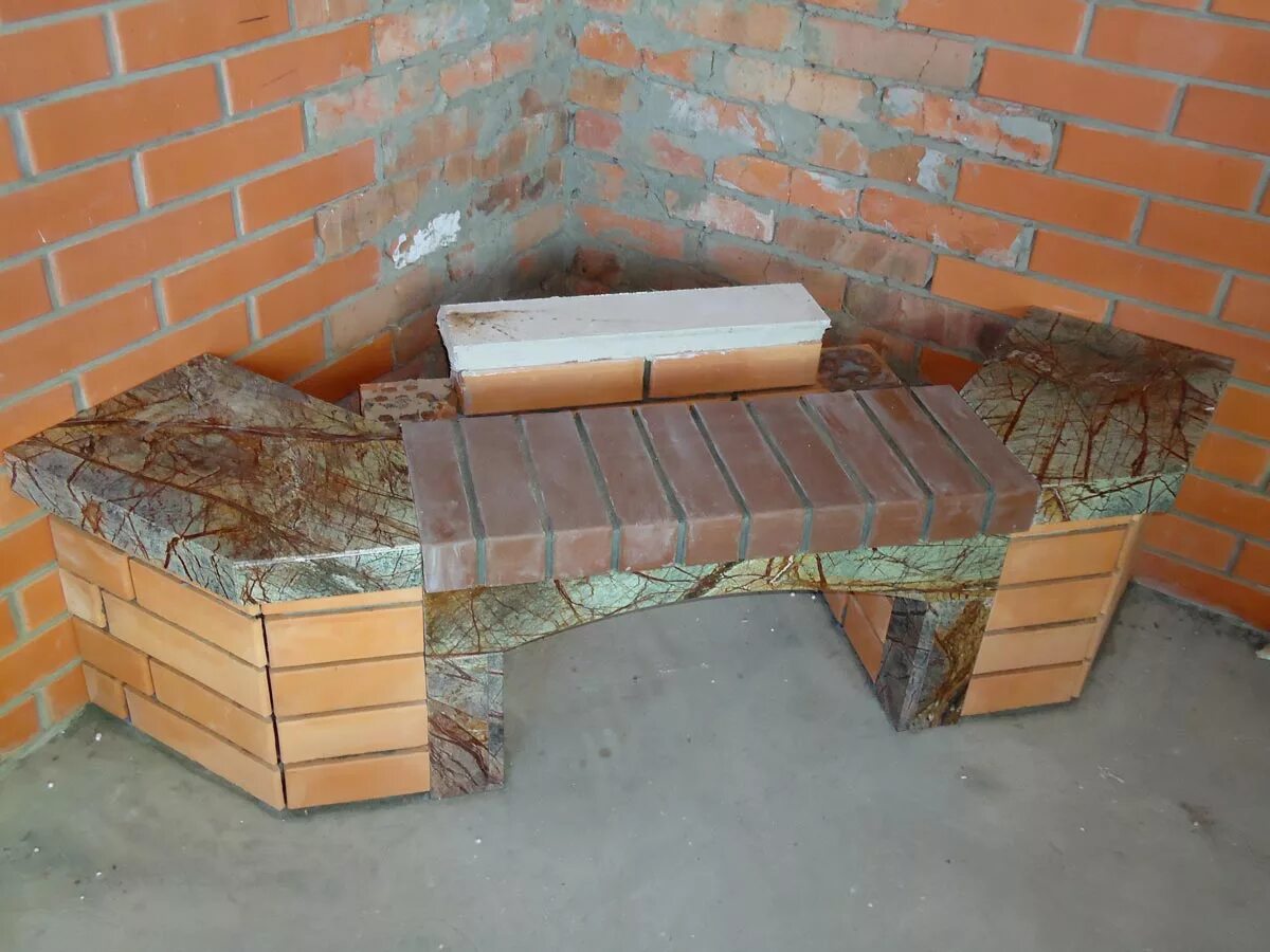 Как сделать камин своими руками из кирпича. Самодельный камин из кирпича. угловой камин из кирпича своими руками. камин кирпичный угловой своими руками. угловой камин своими руками из кирпича в частном доме.