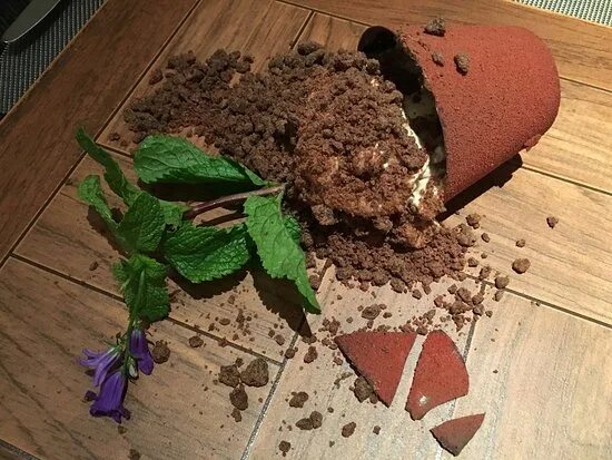 Любимый цветок мамы. Ребенок дарит цветы маме. Любимый цветок мамы. Букет цветов для мамы. Улыбка мамы.