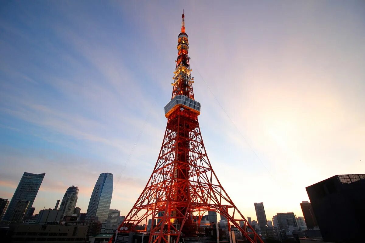 Tokyo москва. Башня Токио. Роппонги Токийская башня. Токио Тауэр башня. Токио башня Бабеля.
