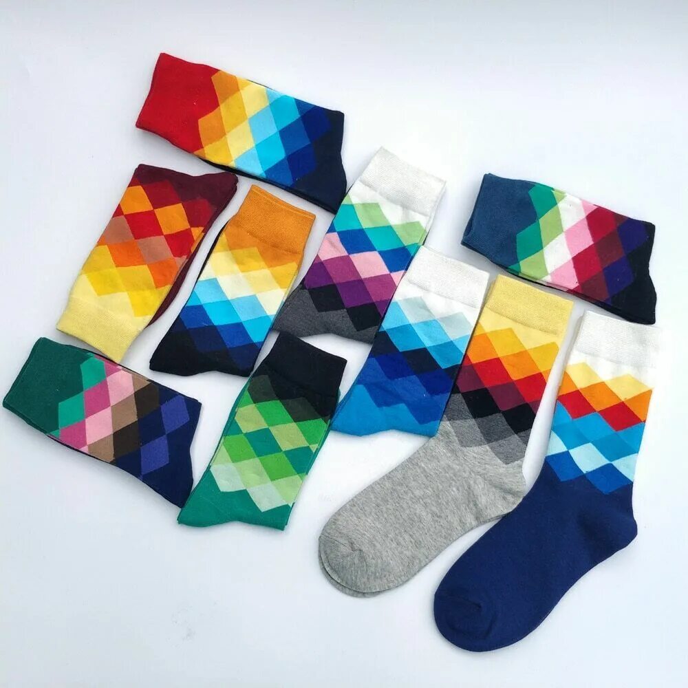 Разноцветные носки. Цветные носки мужские. Разноцветные носки мужские. Яркие разноцветные носки.
