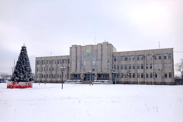 Мо калининский. Администрация калининского района. сайт мо калининский район краснодарского края. калининская районная администрация. администрация мо калининский район фото.