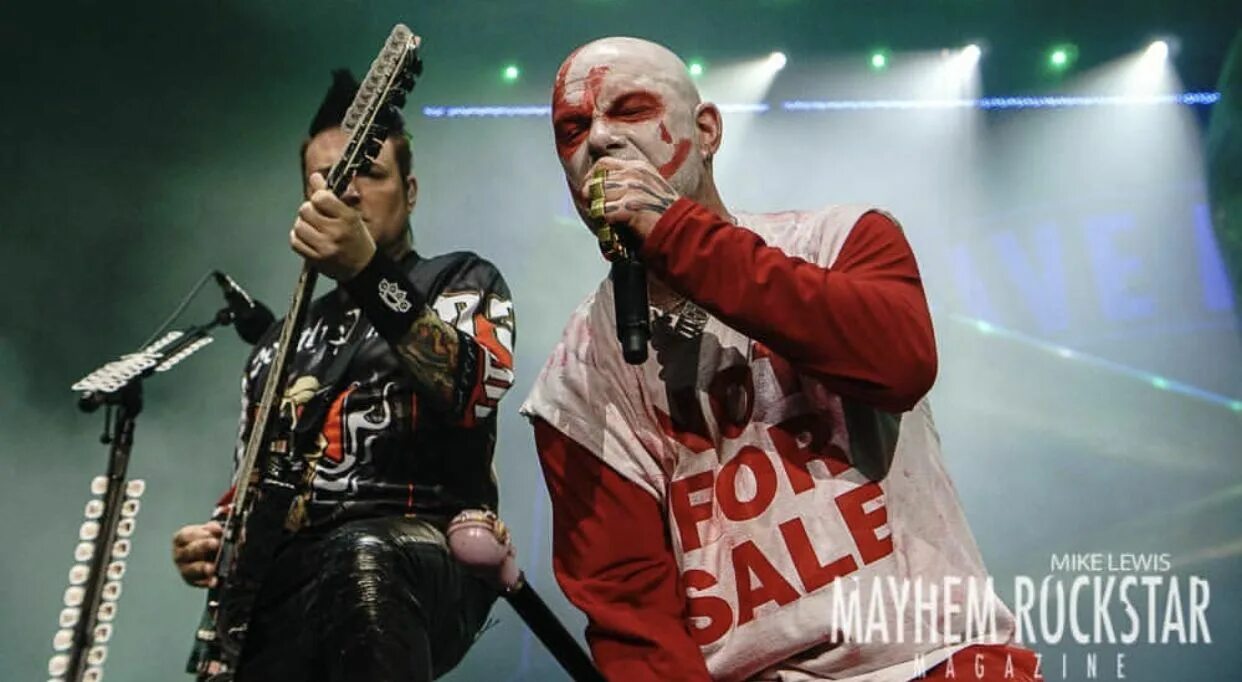 Five finger death punch it all away. Группа five finger death punch. бас гитарист ffdp. гитарист файв фингер дед панч. 2025 - f8 five finger death punch.