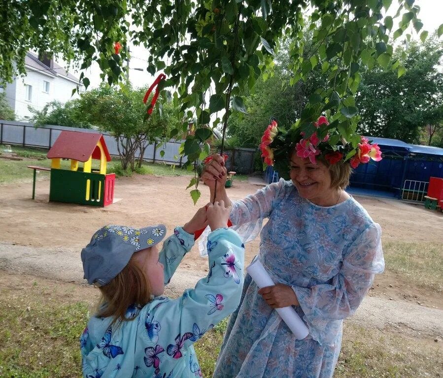 Праздник русской Березки в детском саду. Зеленые Святки праздник в детском саду. Праздник день русской березы в детском саду. Пгт Ярославский садик Березка.