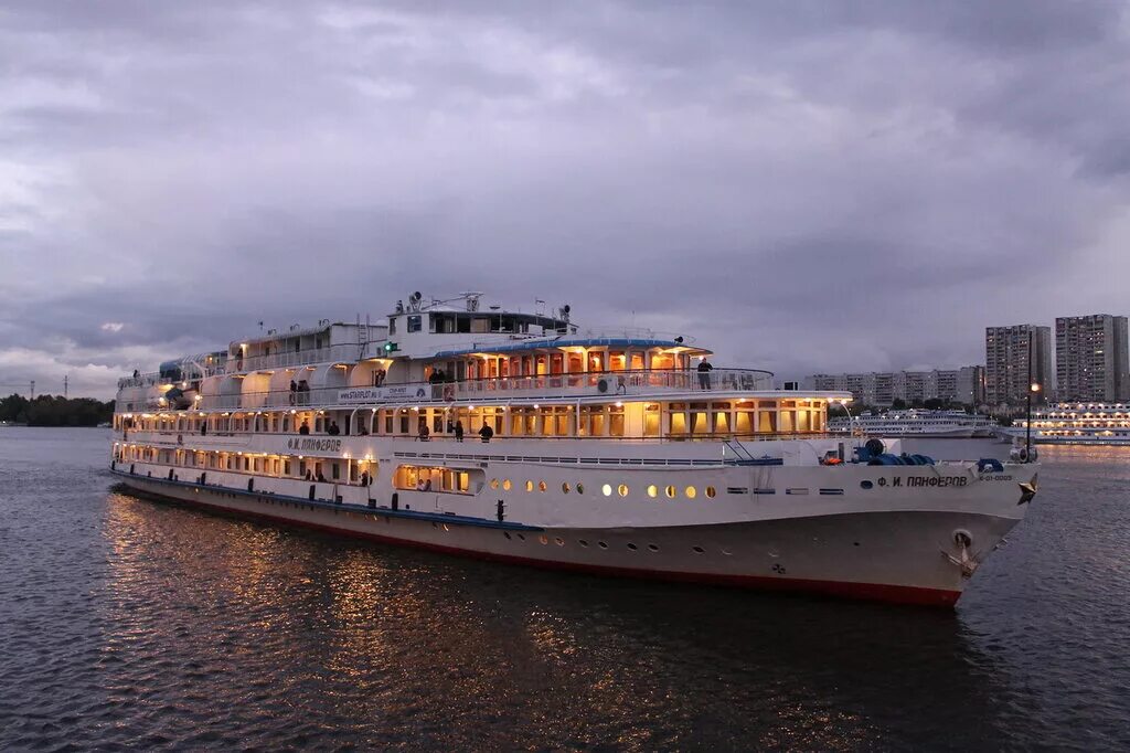 экскурсионный теплоход по маршруту казань астрахань