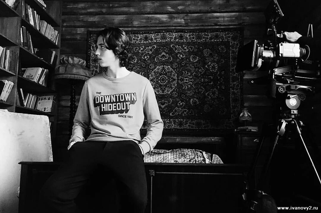 Комната ивановых ивановых. Ивановы-ивановы сериал. ваня иванов из сериала ивановы ивановы. комната из сериала ивановы ивановы. ивановы ивановы алёна алексей.