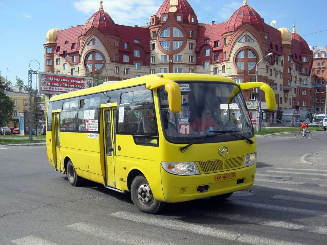 Higer klq6728g. Что такое автобус Higer KLQ 6728 G. 41 Автобус Барнаул. Higer klq6728g в Барнауле. Сайт барнаула автобусов