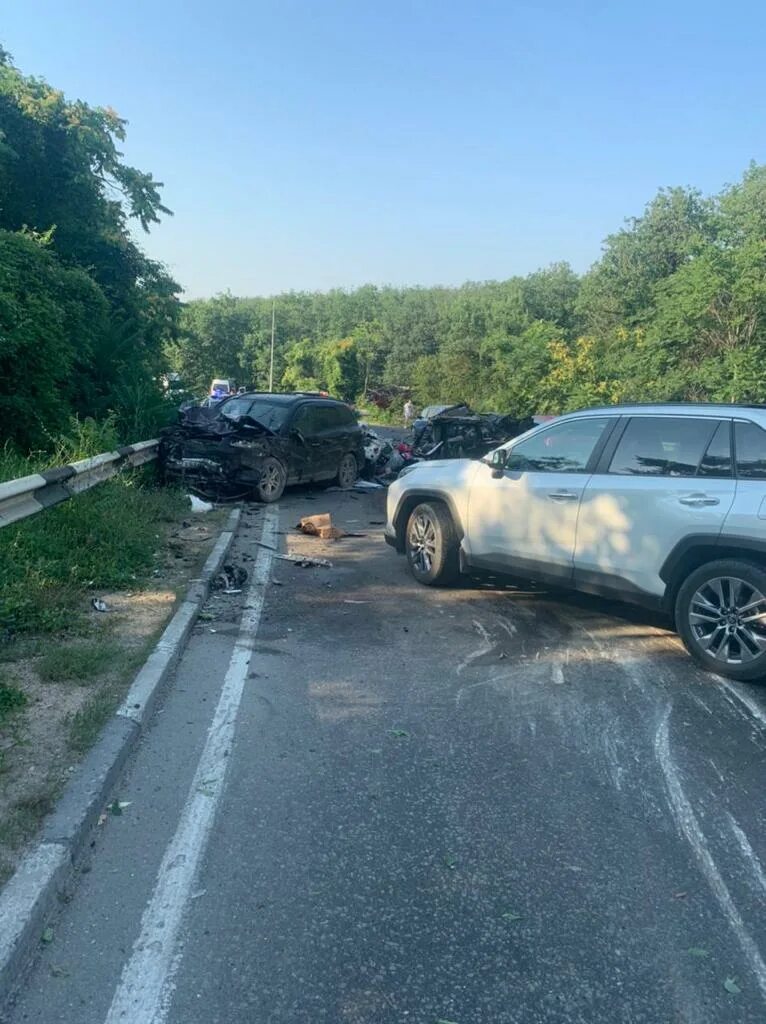 Авария на трассе Ялта Севастополь 19 07 21. Авария в Севастополе вчера трасса Ялта Севастополь. Новости севастополя сегодня последние свежие происшествия