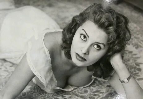 Sophia loren photos nude