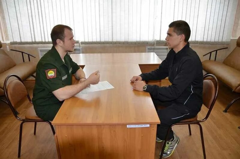 Брюховецкий военкомат. Беседа с военнослужащими. Психологический отбор военнослужащих. Профессиональный психологический отбор в Вооруженных силах. Индивидуальная беседа с военнослужащим.