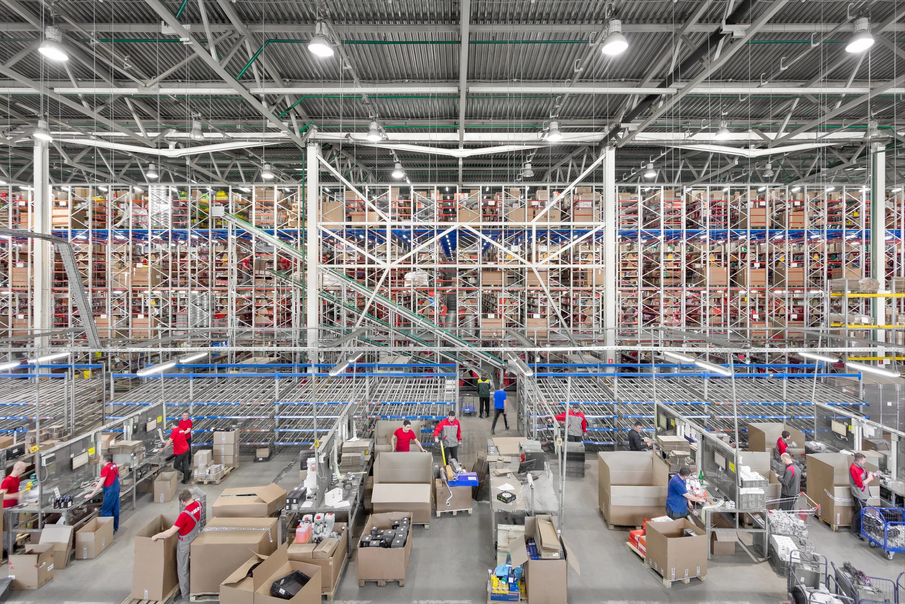 Склад berg. Берг компания. Склад берг холдинг. Берг автозапчасти. Берг холдинг варакса.