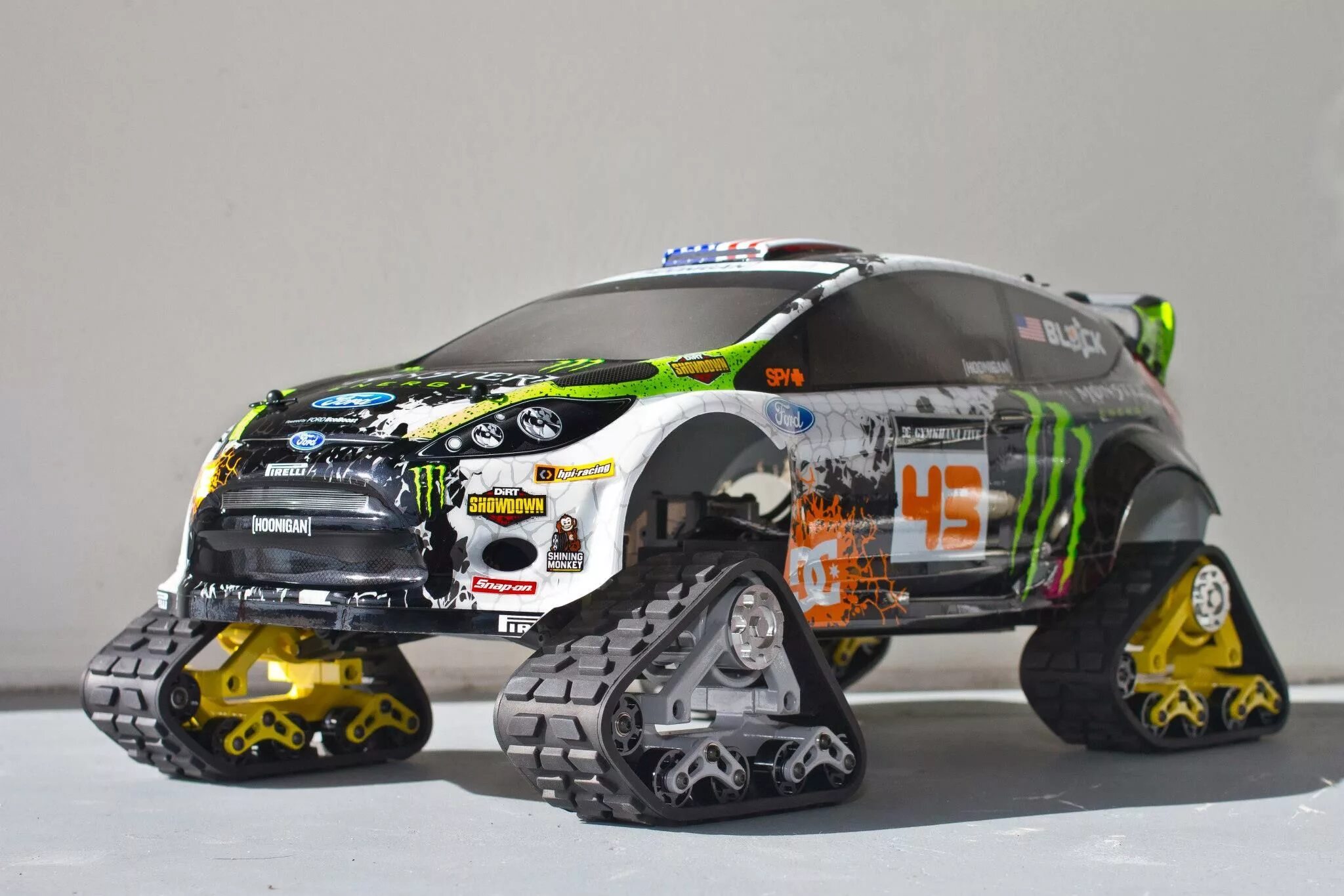 Rc модели hpi. Hpi wr8 flux. Hpi wr8 flux. Bosch spark plug. Свеча зажигания wr 6 d+ 0.