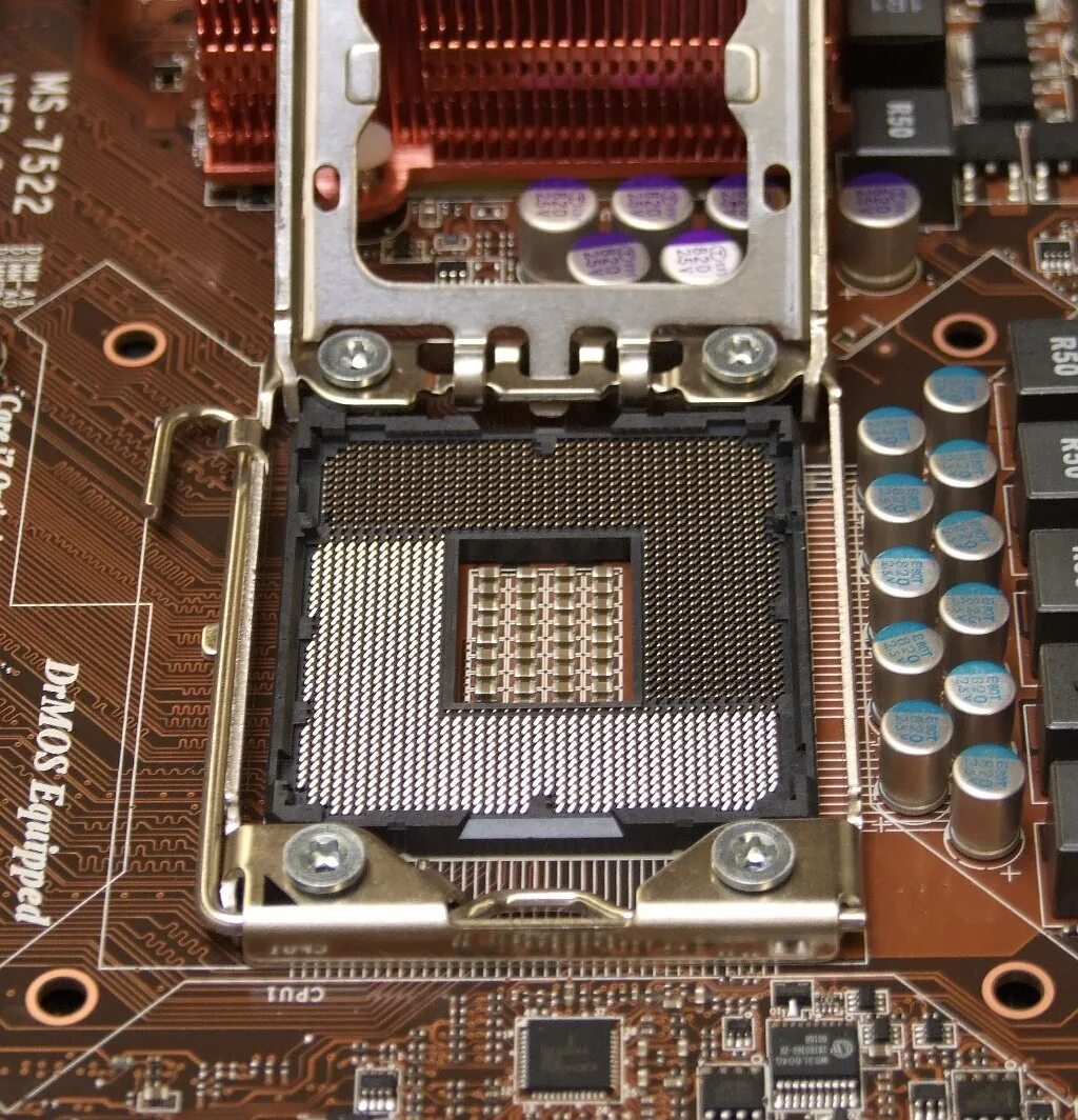 Открыть сокет. Socket lga1366. LGA 775 гнездо для процессора. LGA 1366 сокет. Разъем - lga1366.