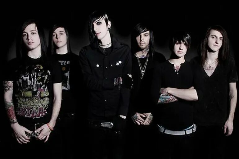 Motionless in white evil. Motionless in white. motionless in white солист. motionless in white в молодости 2005. motionless in white без грима.