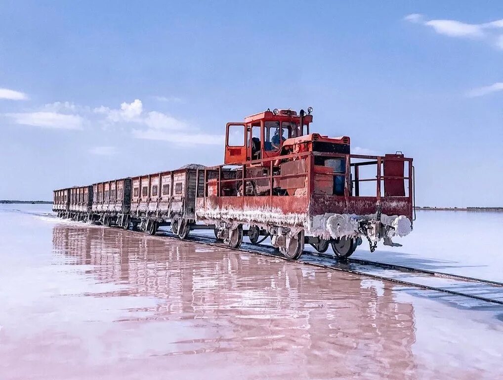 Бур соль. Бурсоль озеро алтайский край. Бур соль. Соленое озеро бурсоль. Озеро бурсоль алтайский край железная дорога.