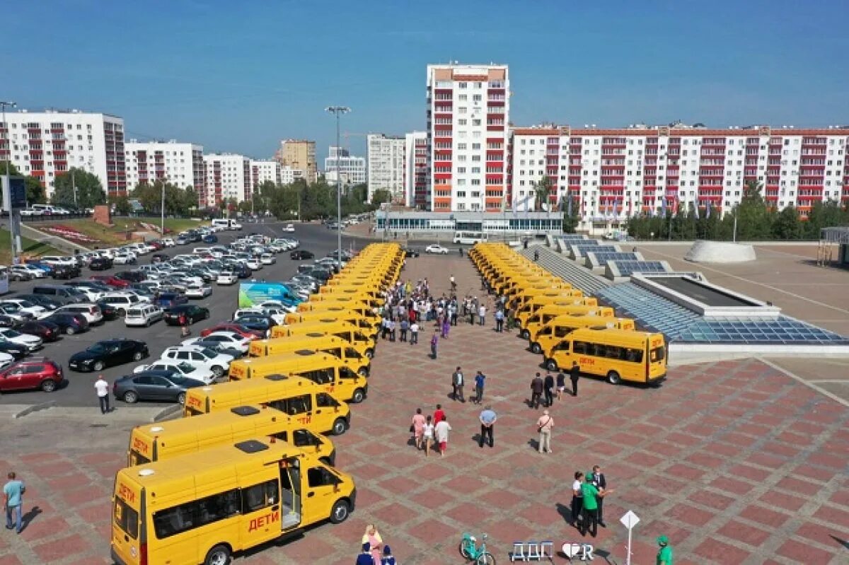 Автобусы до школьной уфа. Школьный автобус башкортостан. Школьный автобус башкирия. Газель нехт школьный автобус. Школьный автобус башкирия.