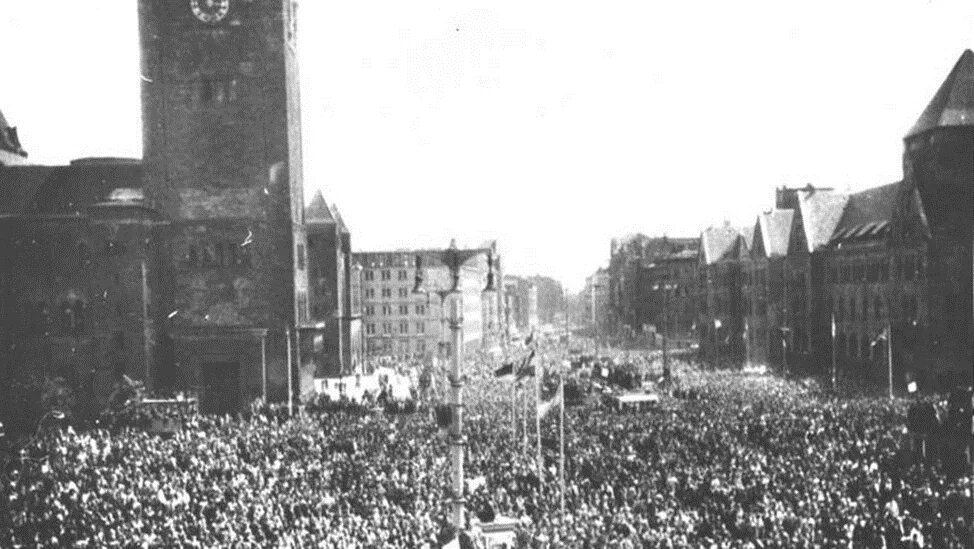 В каком году произошли события в польше. Познанское восстание 1956. польский октябрь 1956. восстание в польше 1956. антисоветское восстание польши в 1956.