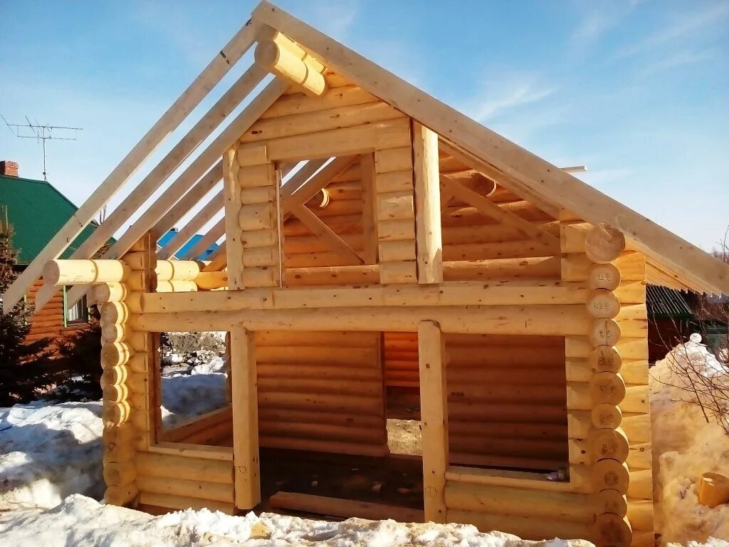 Баня сруб 6х4 с выносом 2м. Сруб 4 5. Сруб бани 6 на 5. Бани из оцилиндрованного бревна 4 на 4. Сруб бани 4х5.