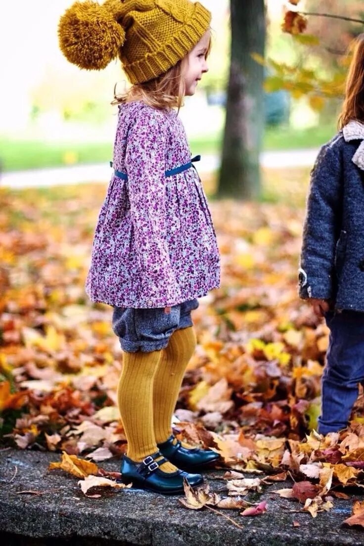 Детские осенние одежды. Осенняя фотосессия. Модная осенняя одежда для детей. Осенняя прогулка. Стильные дети в осенней одежде.