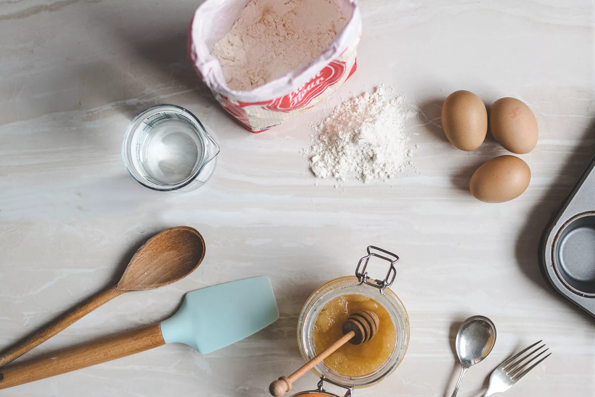 Preparing cake. Baking. пудра для baking. baking tools. cake baking tool.