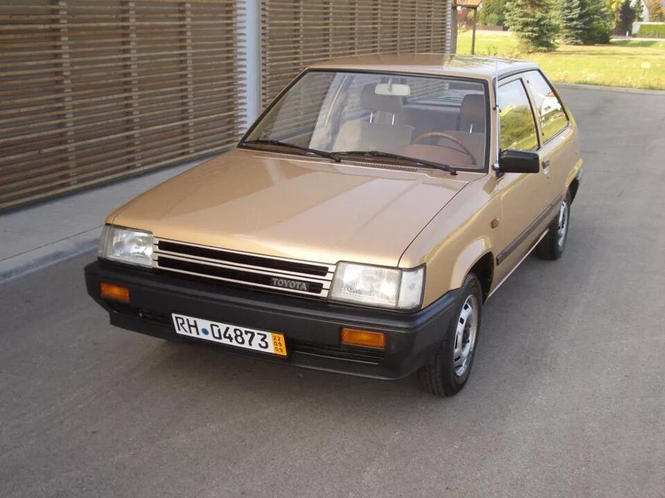 Королла 2 поколение. Toyota Corolla 2 1984. Toyota Corolla 2 al-21. Тойота Королла 2 1985. Тойота Королла 2 1984.