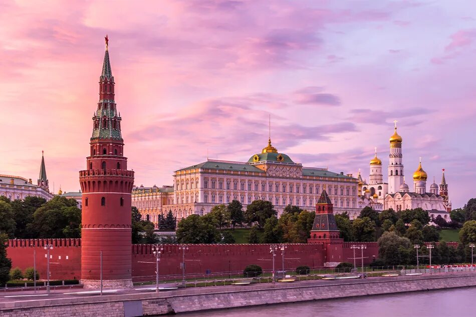 Кремль Москва. Кремль фото Москва. Кремль летом. Красная площадь. The kremlin was built in